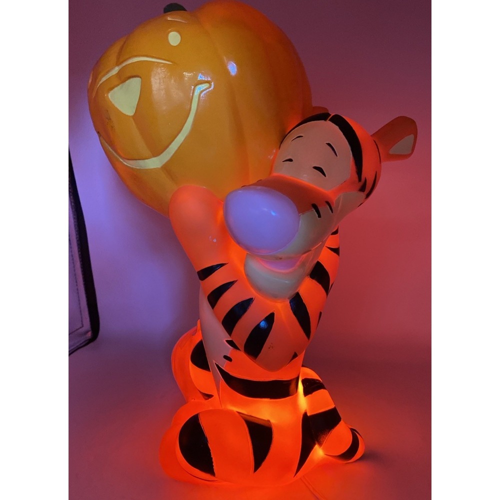 NWT NOS Disney 2000 Winnie the Pooh Tigger Halloween Blow Mold Pumpkin Light